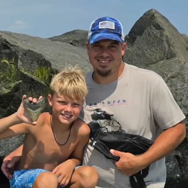 Boy finds megalodon tooth at Jersey Shore beach episode artwork