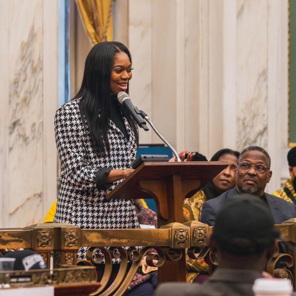 ​Shania Bennett announces run to unseat Mayor Parker episode artwork