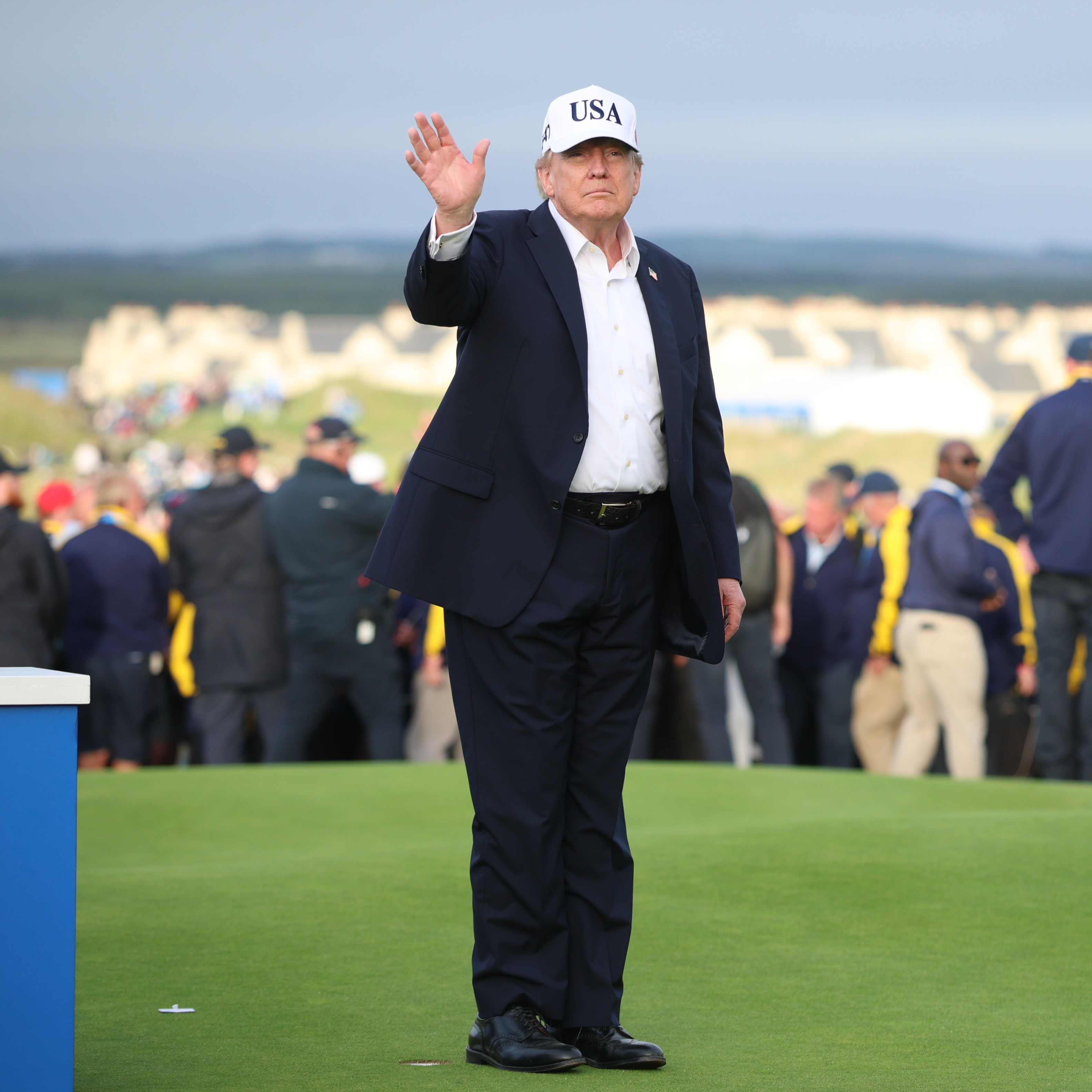 Trump lifting 10% tariff on Irish whiskey: ‘Everybody’s been bugging me’ about it episode artwork