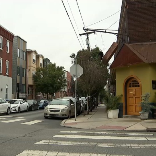 Witness helps woman against alleged groper in South Philly episode artwork