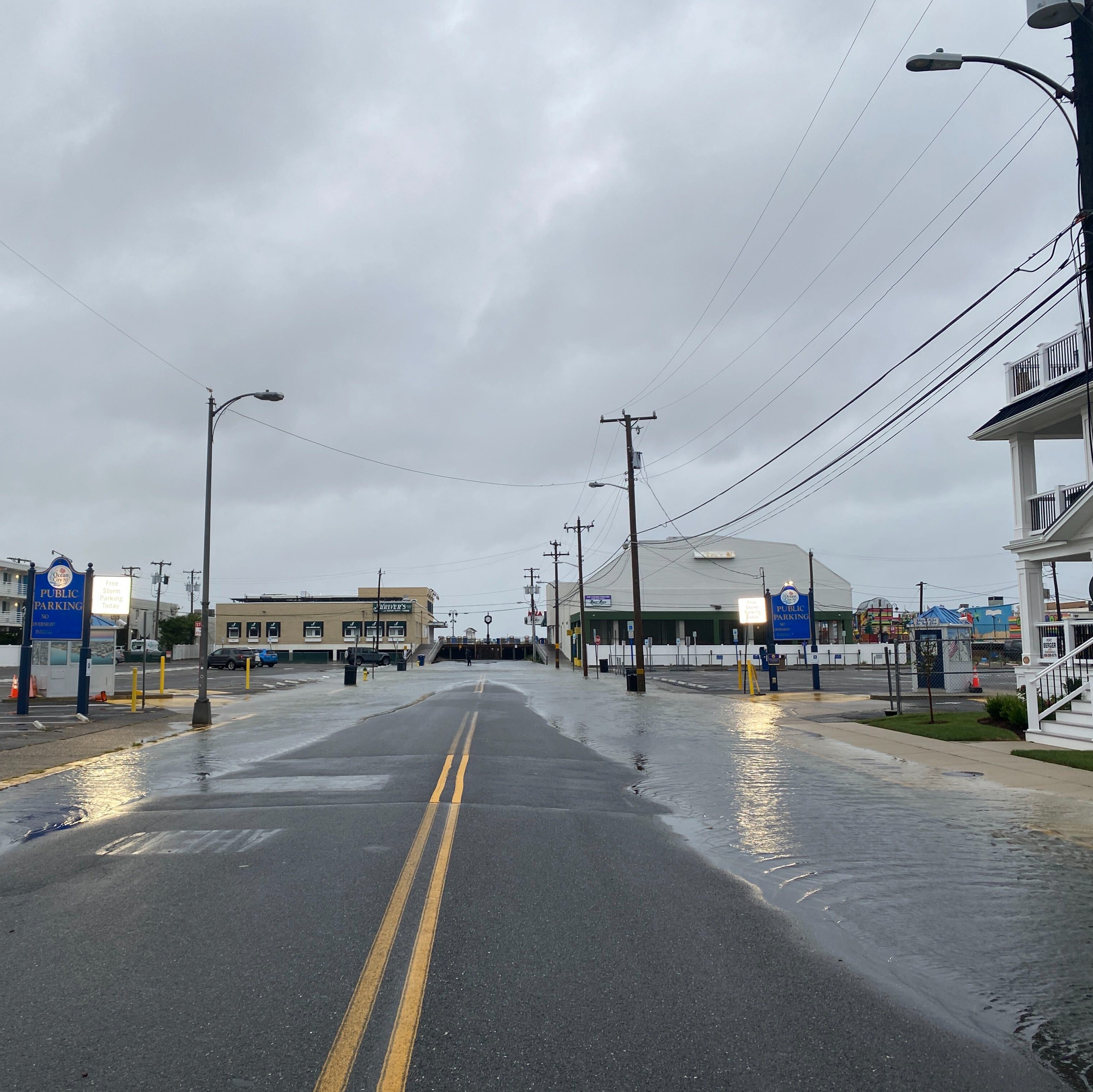 Nor'easter slams into the coast, knocking out power and flooding streets episode artwork