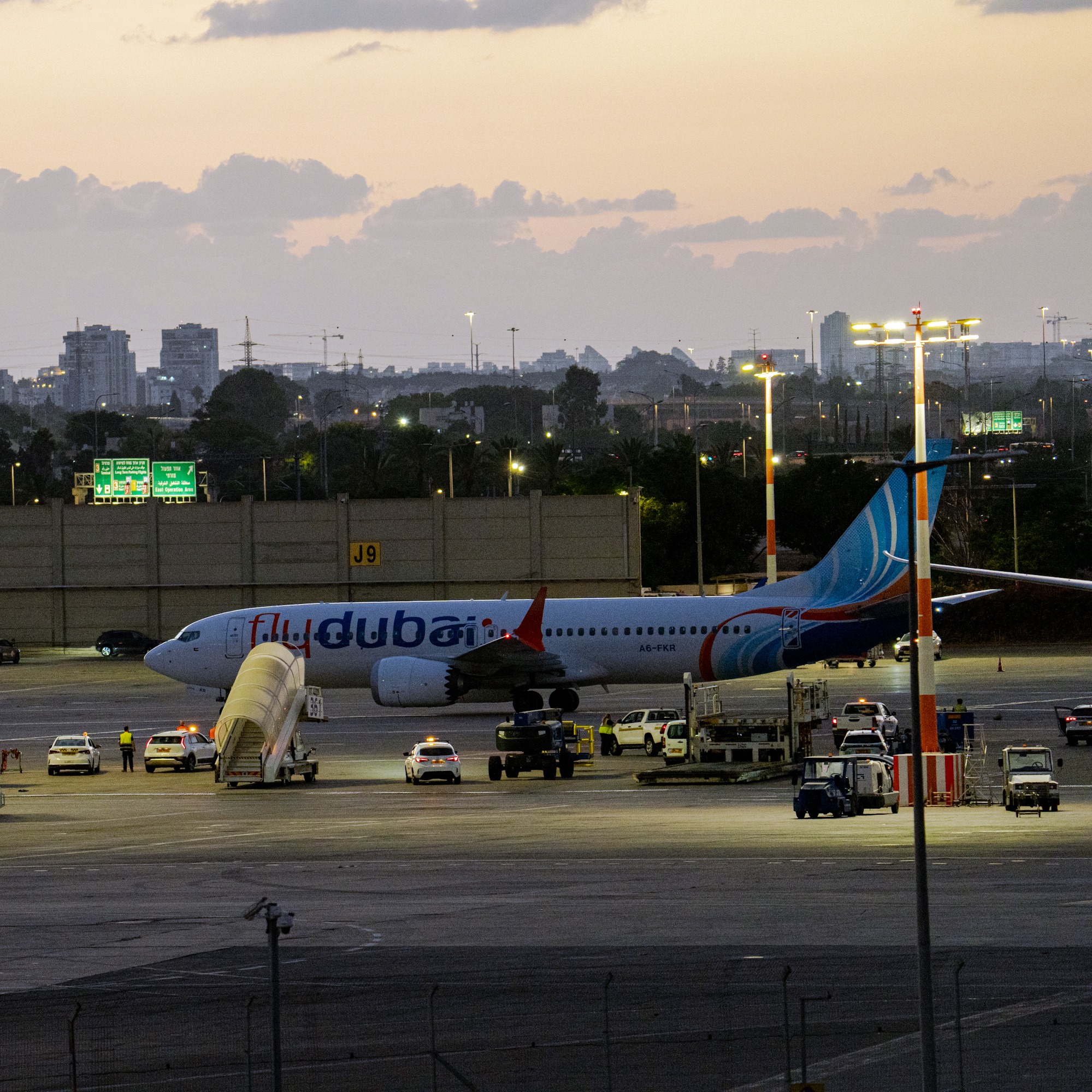Motive unknown for copilot who stabbed captain on FlyDubai flight bound for Israel episode artwork