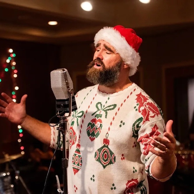 Jason Kelce joins B101's Flip to Christmas