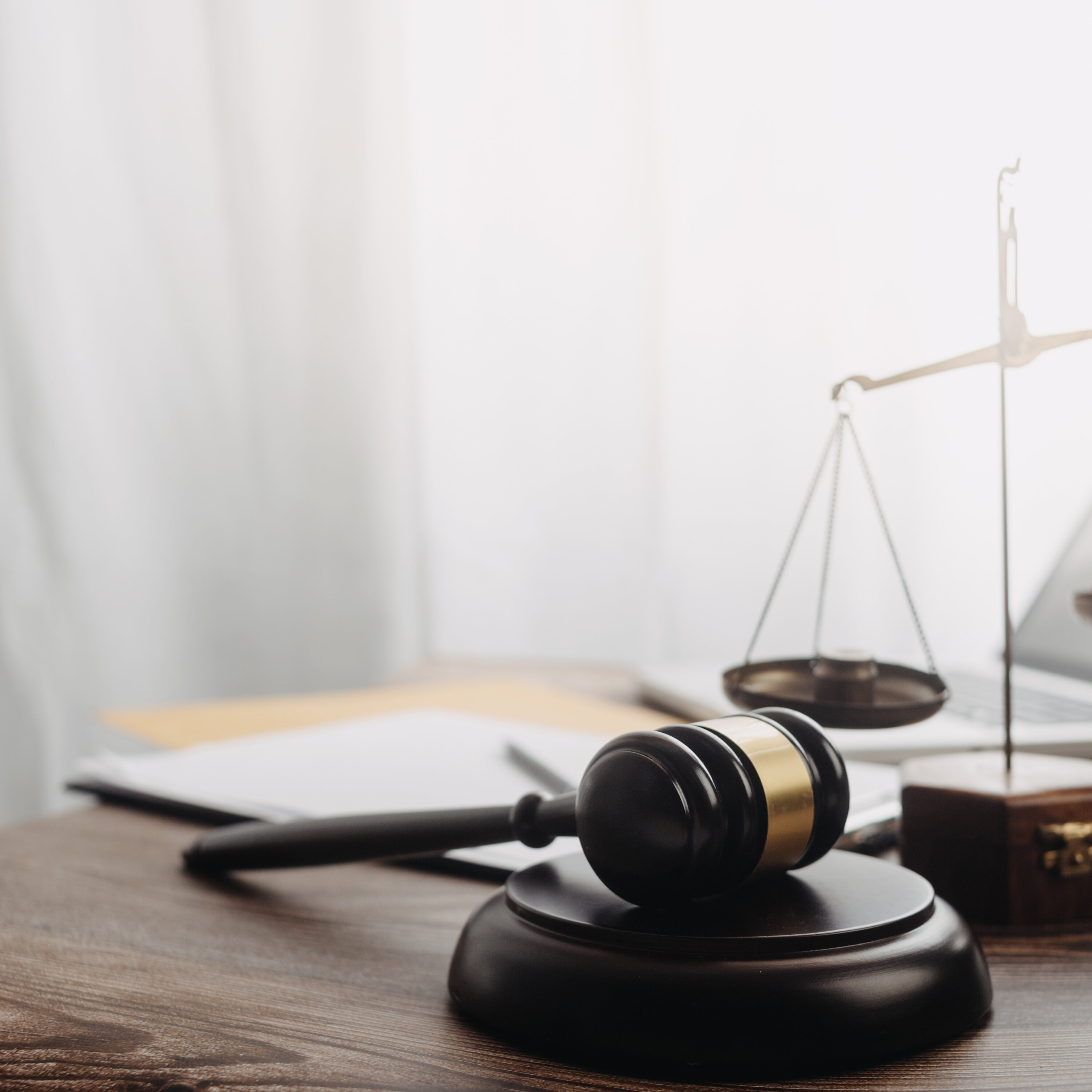 Luke Combs Helping Woman He Sued episode artwork