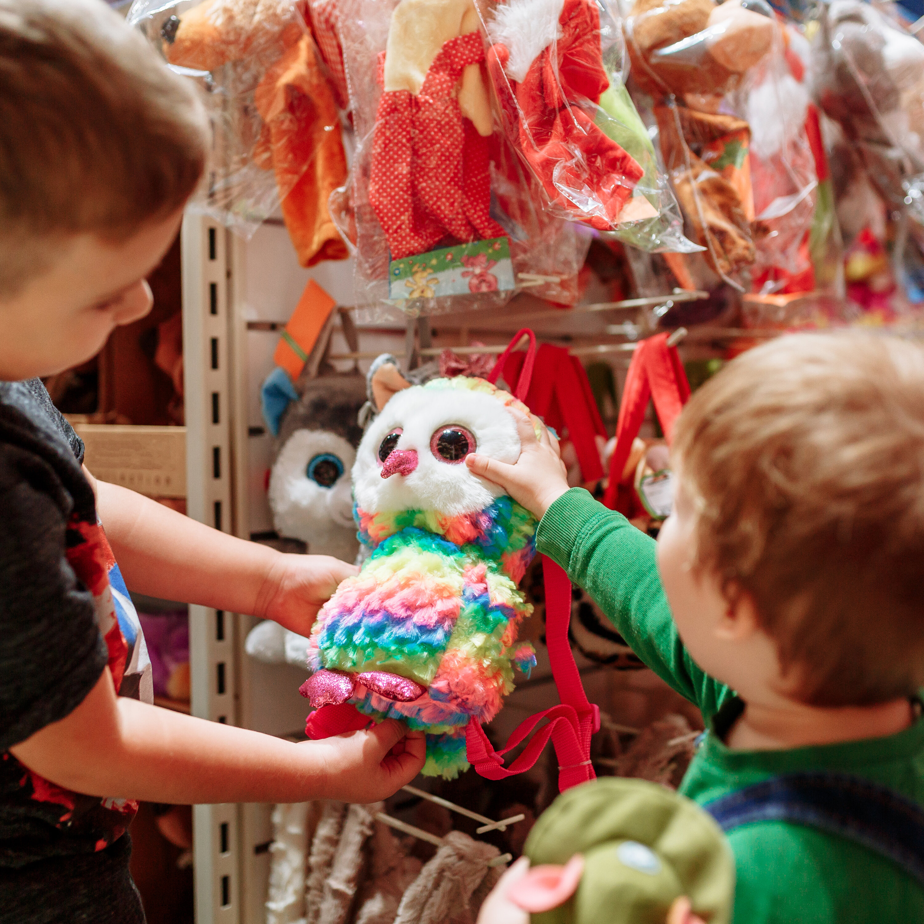 Brad Paisley Opens FREE Toy Store episode artwork