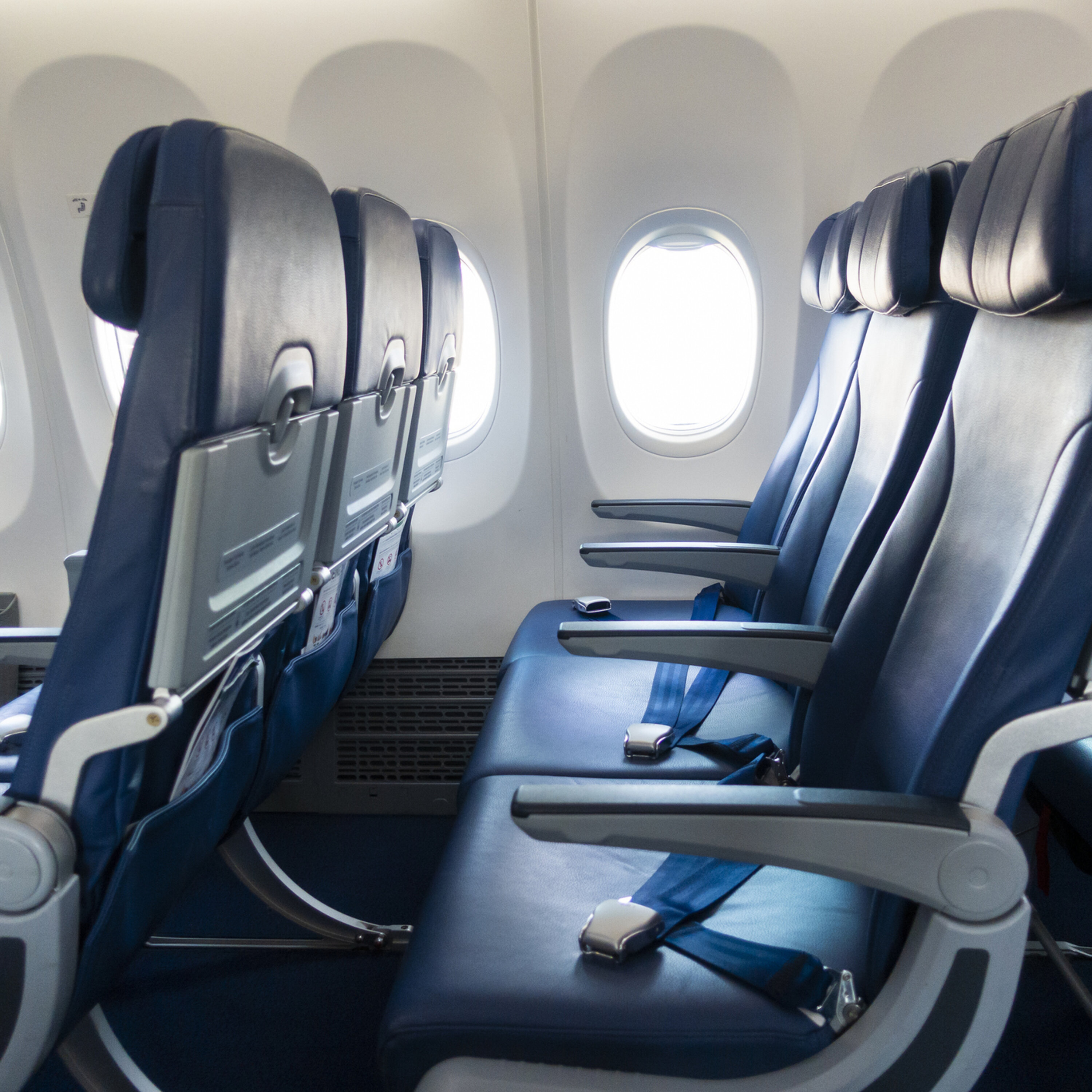 Was Chris Lane Right To Move Seats On The Plane? episode artwork