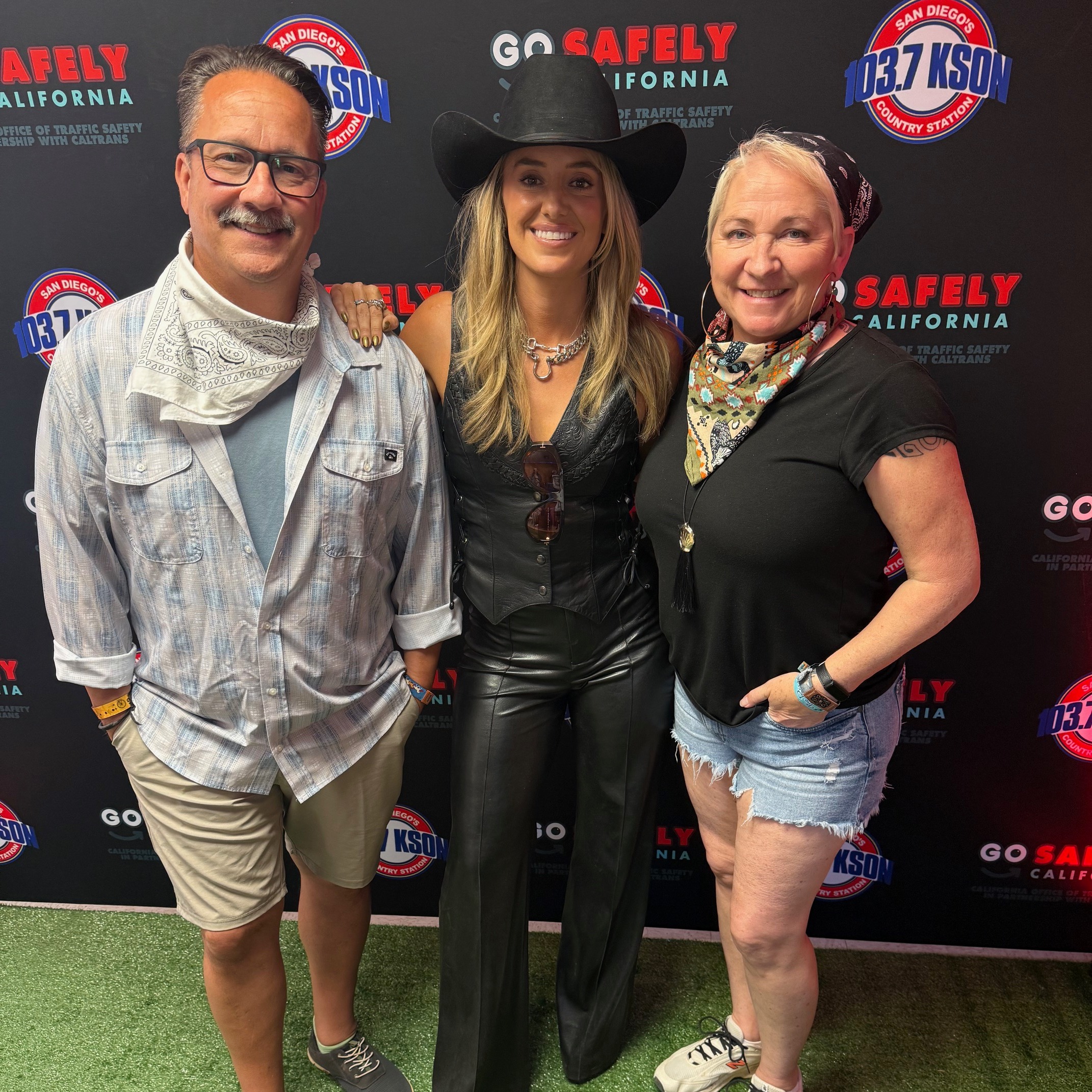 Lainey Wilson at Stagecoach 2026 episode artwork