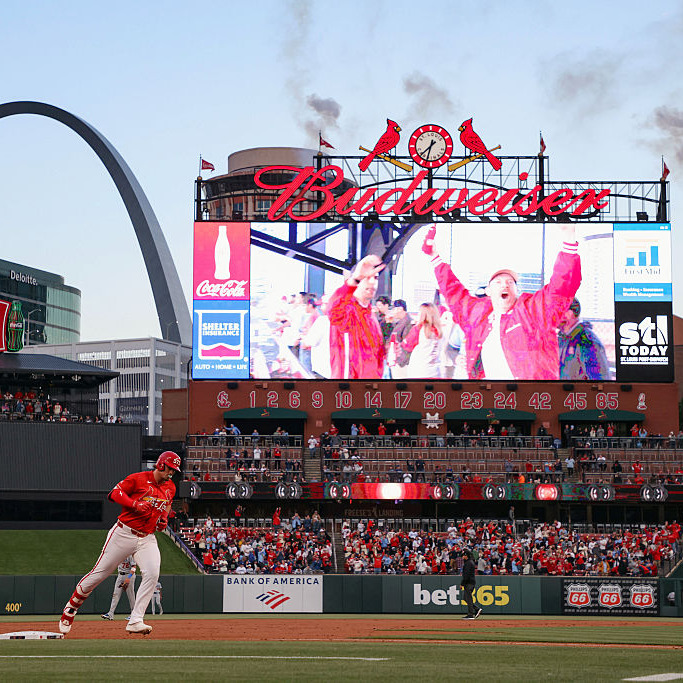 Derrick Goold: 'The Cardinals are in a fragile spot' with 'revenues & their relationship with fans' episode artwork