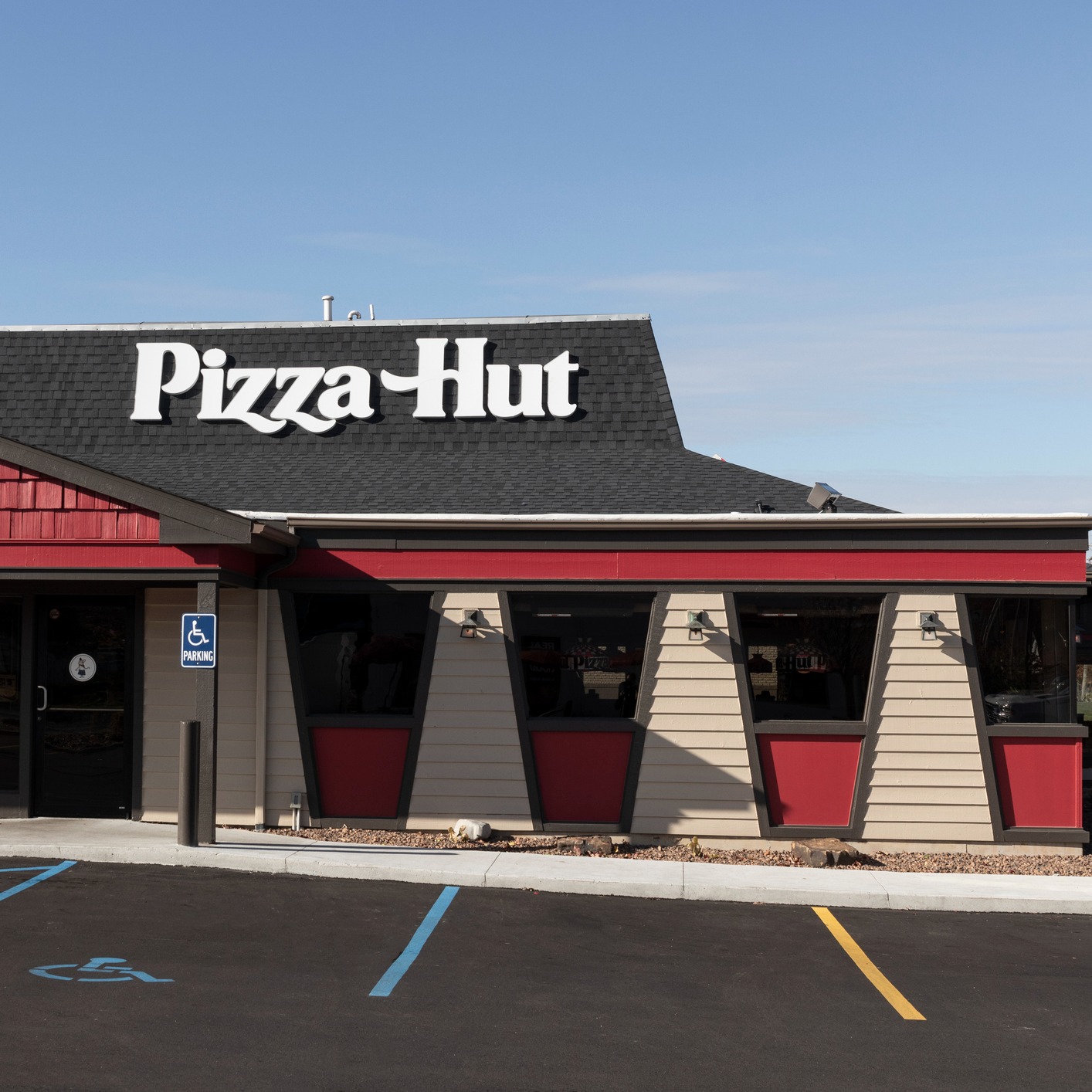 Nobody Out Pizzas The Hut episode artwork