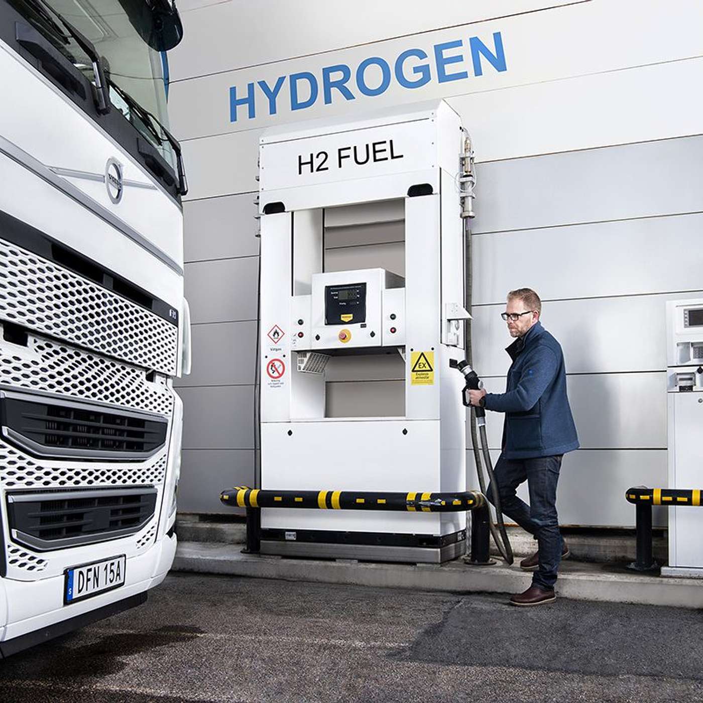 FROM THE TECHMOBILITY NEWS DESK: Volvo Trucks Choose Hydrogen for ICE