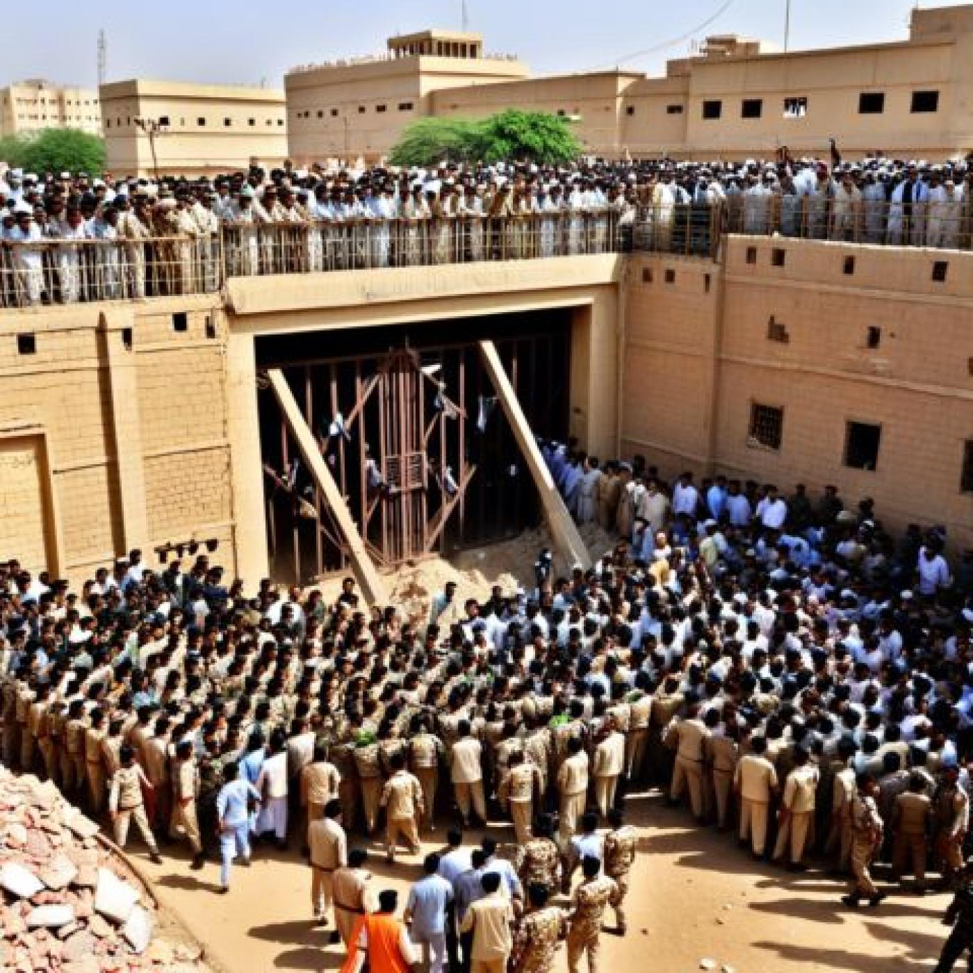 Chaos in Karachi: Massive Prison Break During Earthquake episode artwork