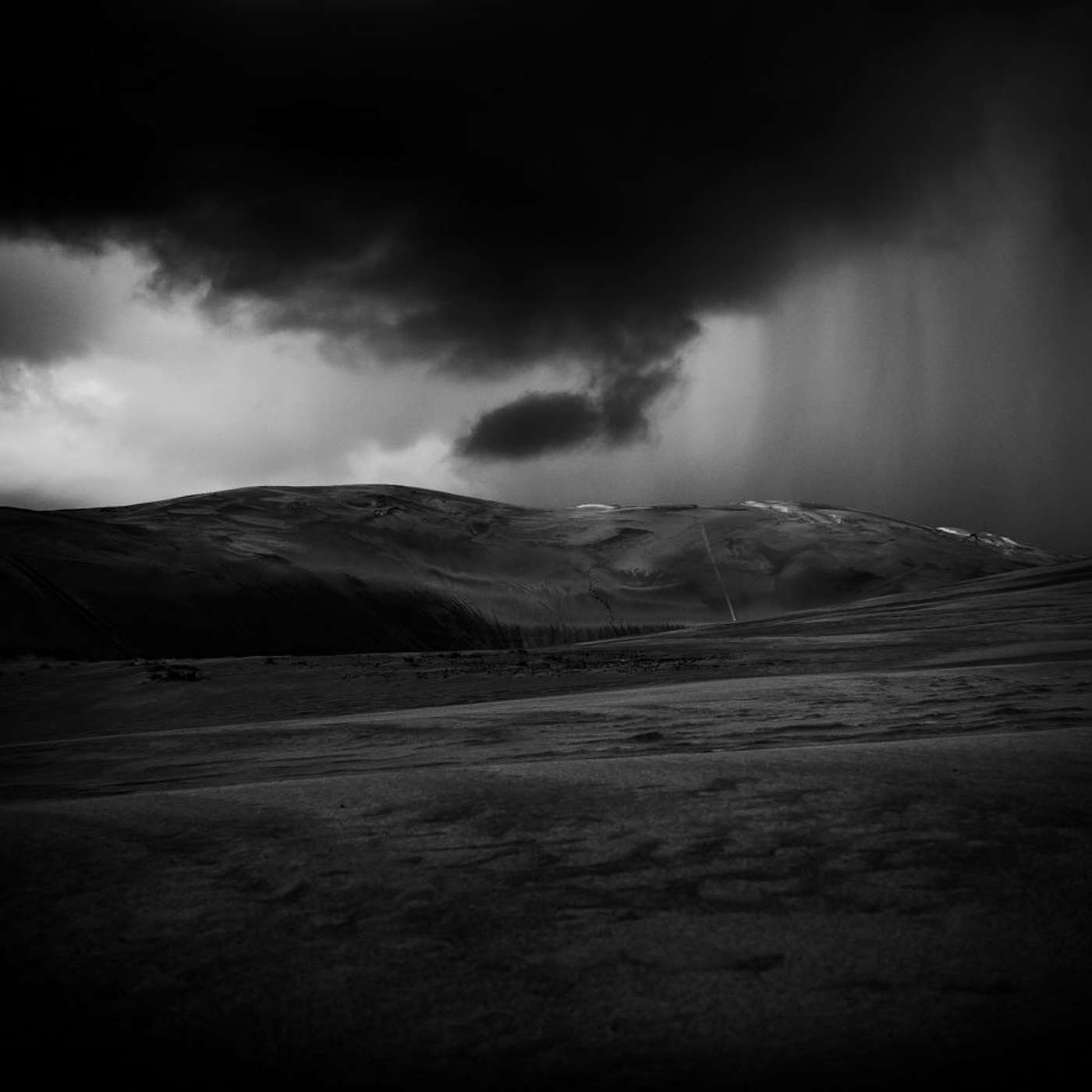 Haunted Mysterious Australia: Bunyips, Yowies, Phantoms And Other Strange Phenomena
