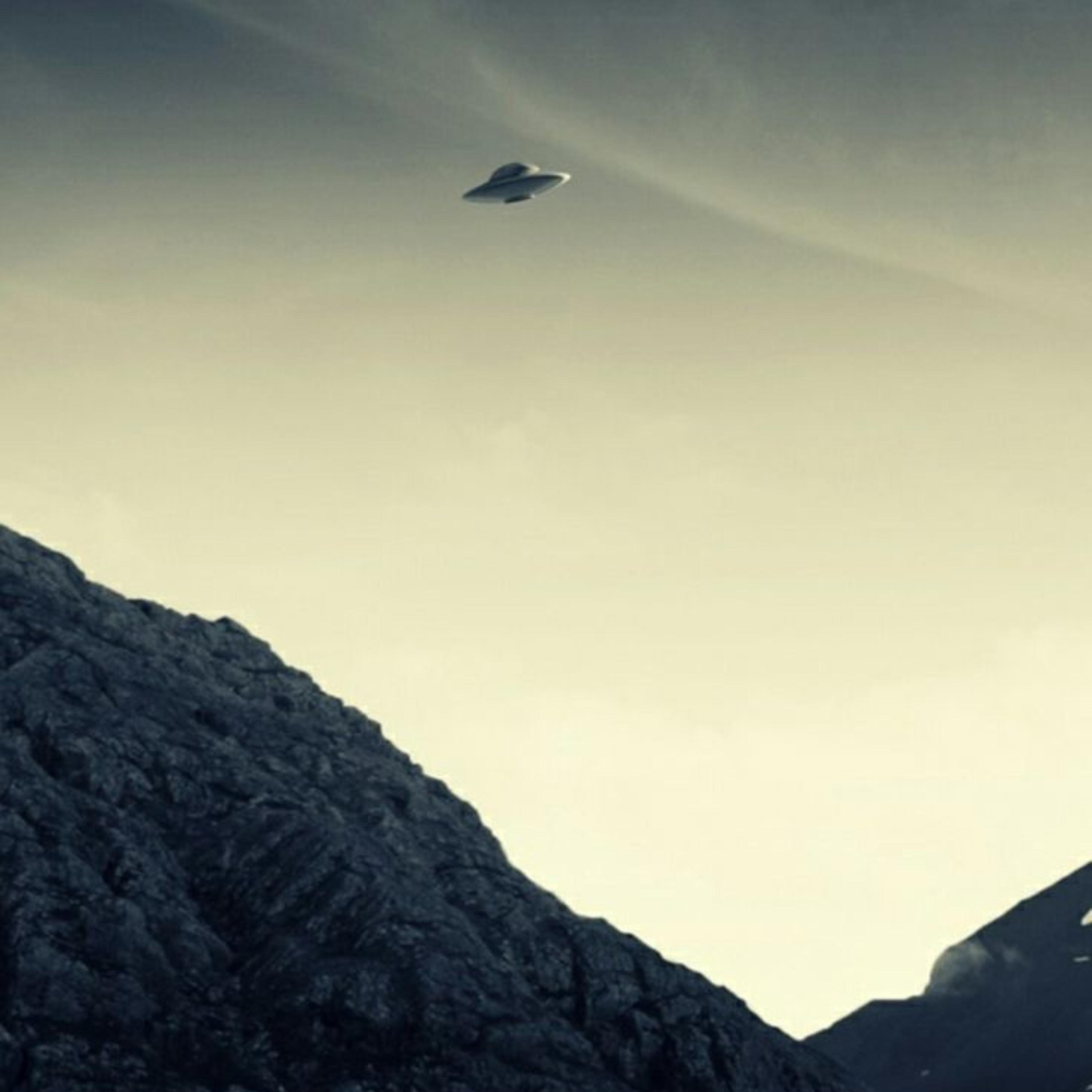 A UFO Photographed in the Italian Alps A UFO Photographed in the Italian Alps