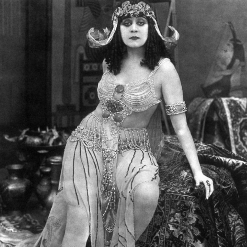 17: Theda Bara, Hollywood’s First Sex Symbol episode artwork